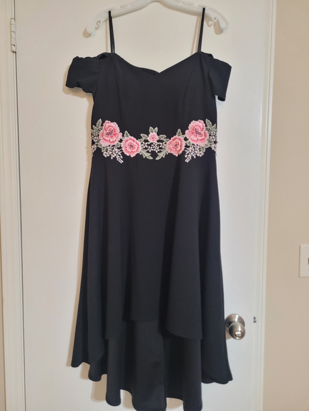 Elegant Black High-low Off-Shoulder Dress with Pink Rose Appliqué